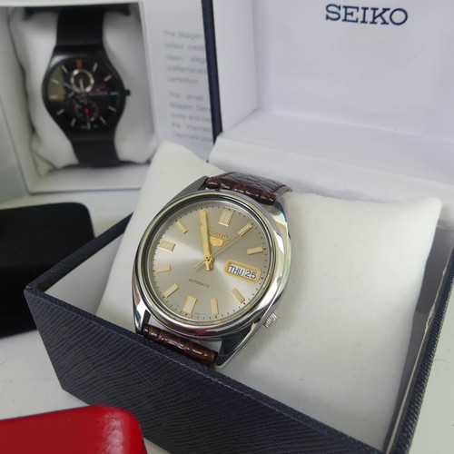 100 - A Seiko 5 automatic stainless steel Wristwatch, reference no. 7S26-0480, serial no. 3801xx, silvered... 