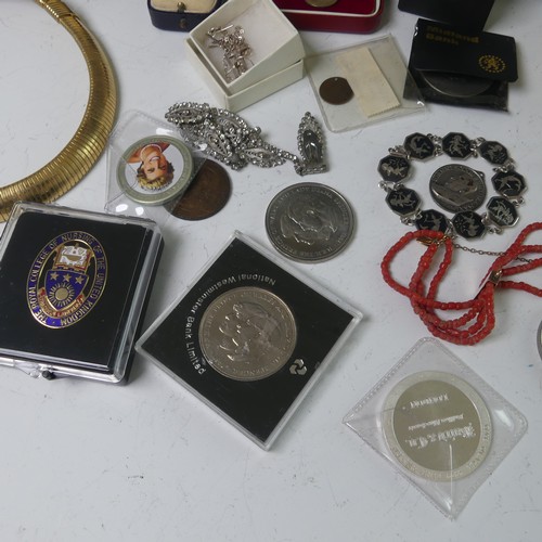 274 - A quantity of Jewellery and Costume Jewellery, including a pair of 9ct gold earrings set diamond poi... 