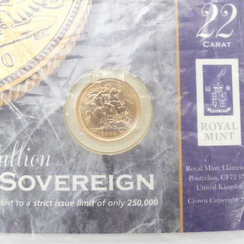 310 - An Elizabeth II gold bullion Half Sovereign, dated 2000, in Royal Mint carded blister pack.... 