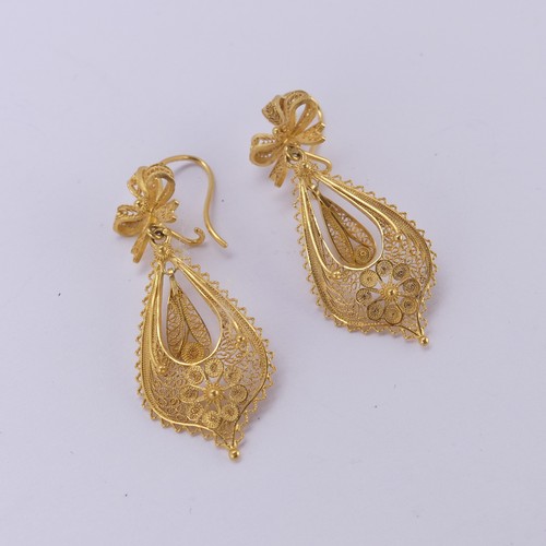 235 - A pair of Portugese gold filigree Earrings, marked '800' (approx. 19.2ct), 4cm long, 5.8g.... 