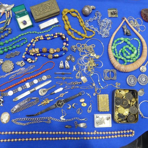 248 - A quantity of vintage Costume Jewellery and Silver Plate, including necklaces, brooches, earrings, f... 