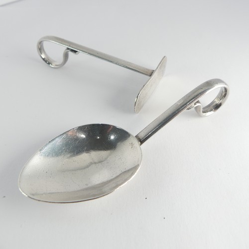 51 - A William IV silver Caddy Spoon, by Francis Powell, hallmarked London 1819, fiddle pattern with shel... 