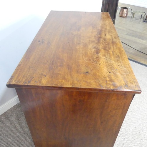 563 - A Georgian mahogany Chest of drawers, decorated with ebony stringing, two drawers over three graduat... 