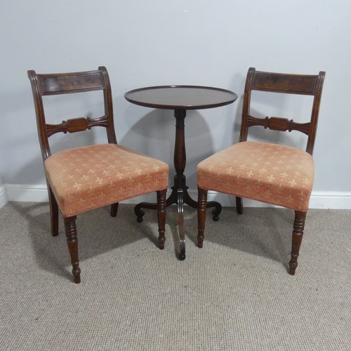 636 - A pair of antique mahogany dining Chairs, W 50 cm x H 85 cm x D 50 cm, together with an antique maho... 