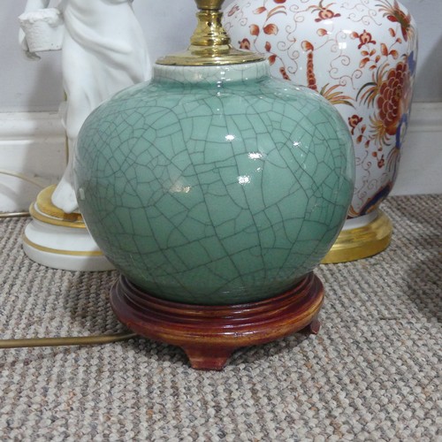 627 - A green glazed Chinese porcelain Lamp, on turned wooden base, H 20 cm, together with four other porc... 