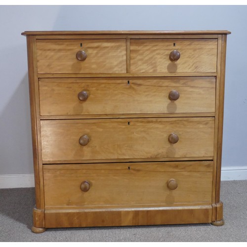 638 - A Victorian mahogany Chest of drawers, raised on squashed bun feet, W 112 cm x H 112 cm x D 51 cm, n... 