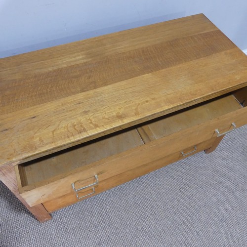 687 - A mid-20th century teak Chest of drawers, W 103 cm x H 62.5 cm x D 46 cm.