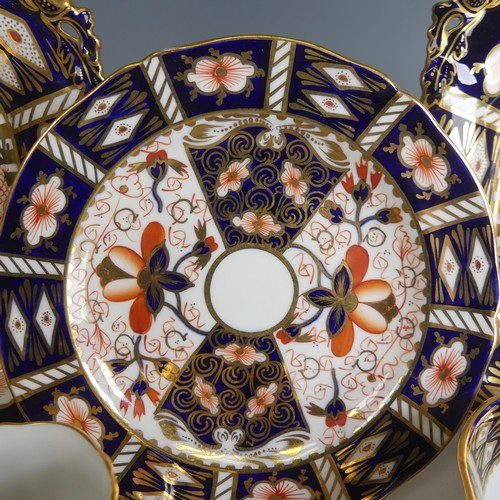 3 - A Royal Crown Derby Imari pattern part Tea Set, 2541, comprising six Tea Cups and Saucers, six Plate... 