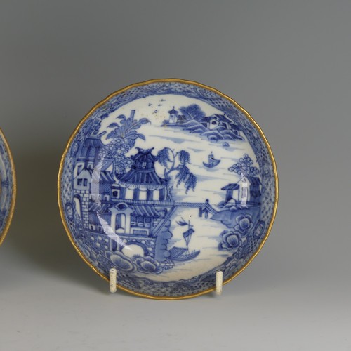 103 - An antique Chinese export porcelain blue and white Tea Plate, decorated in the willow pattern with o... 