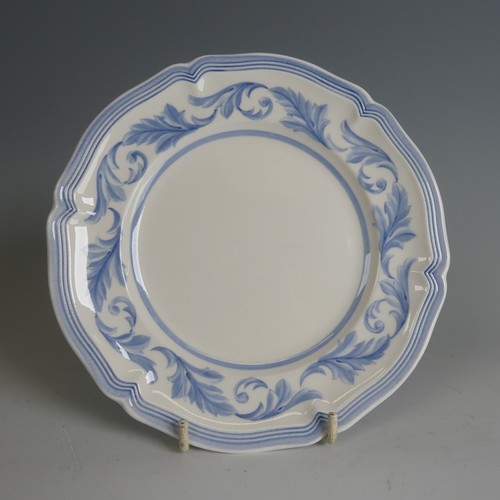 38 - A Villeroy & Boch 'Casa Azul' pattern part Dinner and Tea Service, to comprise fourteen Dinner P... 