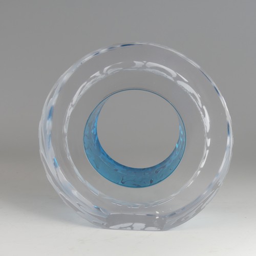 45 - Graeme Hawes (British contemporary) a 'Chestnut Slice' studio glass Sculpture, of circular form with... 