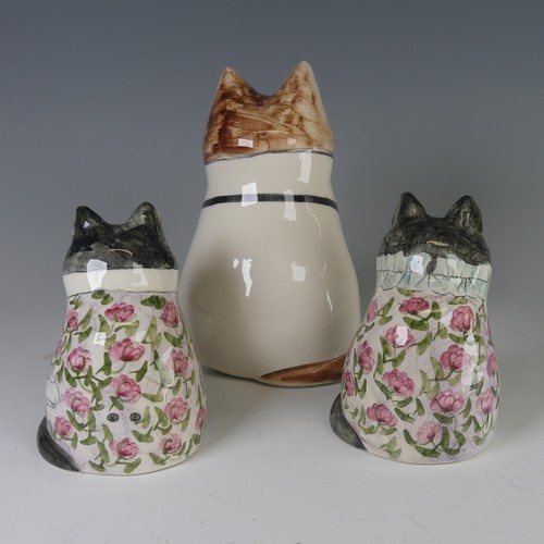 94 - A Joan De Bethel, Rye Pottery, White Jacket Cat, the base hand inscribed in pen, '©476 Joan De Bethe... 