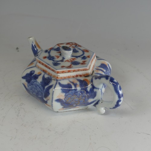 101 - An antique Chinese porcelain hexagonal Imari-style teapot and cover, possibly Kangxi period, cover c... 