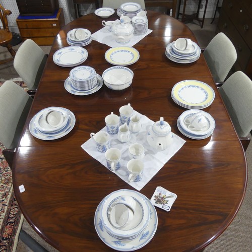 38 - A Villeroy & Boch 'Casa Azul' pattern part Dinner and Tea Service, to comprise fourteen Dinner P... 