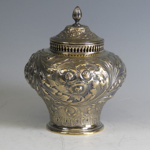 13 - A George V silver gilt Pot and Cover, by Roberts & Belk Ltd., hallmarked Sheffield 1927, of circ... 