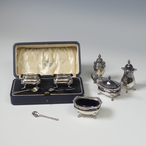 55 - A cased pair of George V silver Open Salts, by Mappin & Webb Ltd., hallmarked Birmingh... 