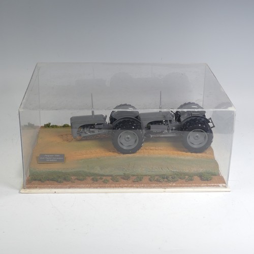 5 - A Universal Hobbies 1:16 dual drive Feruson TED-40 model Tractor, limited edition of 0518/2500 piece... 