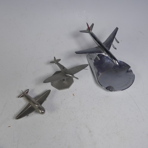 20 - A Swiss Air chromed cast metal desktop display Ashtray, the aircraft mounted on a pivotal stand, mad... 