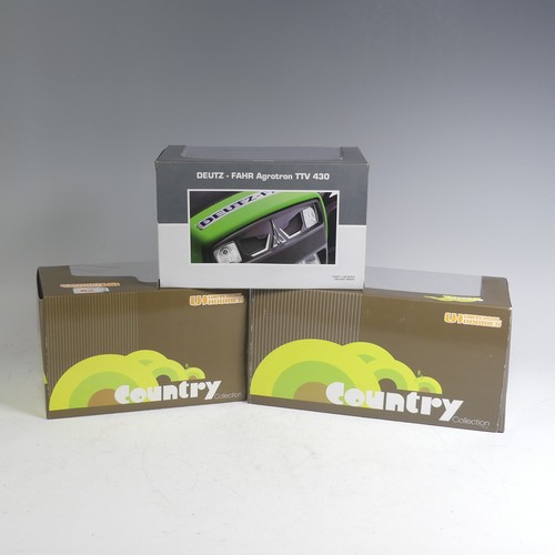 23 - A Universal Hobbies 1:32 Fendt 415 Vario model Tractor with front loader, 'Country' Model Farm Issue... 