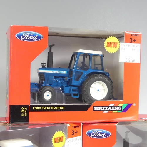 30 - A Britains 1:32 Ford TW25 model Tractor, together with four other Britains 1:32 Ford model Tractors,... 