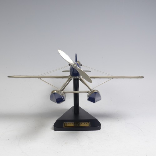 33 - A Bravo Delta Models display model of a Supermarine S6B, S1595, on stand, W 39 cm x H 21 cm x D 39 c... 