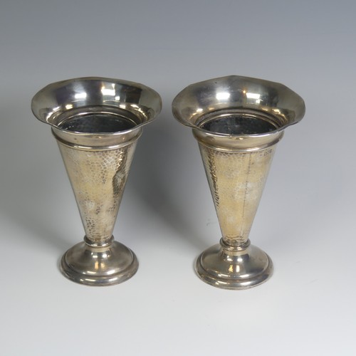 10 - A pair of Edwardian silver Trumpet Vases, by William Comyns & Sons, hallmarked London 1909/10, w... 