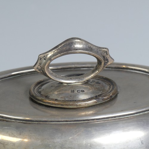 4 - A George V silver Entr&eacute;e Dish,&nbsp;by&nbsp;Martin Hall & Co Ltd., hallmarked Sheffield, ... 