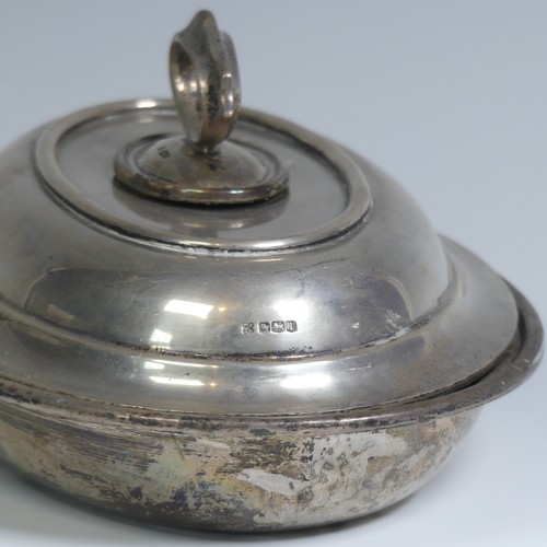 4 - A George V silver Entr&eacute;e Dish,&nbsp;by&nbsp;Martin Hall & Co Ltd., hallmarked Sheffield, ... 
