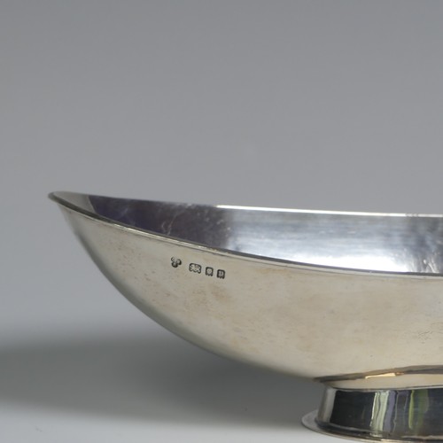 7 - A George V silver Bon Bon Dish, by Charles Boyton & Son Ltd., hallmarked London, 1930, of navett... 