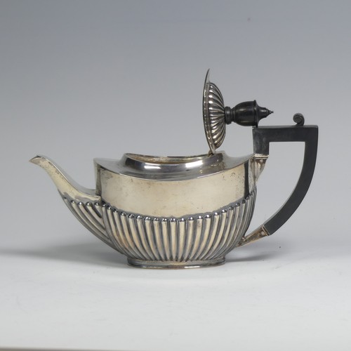 36 - A late Victorian silver bachelor's Teapot, by Thomas Bradbury & Sons, hallmarked London 1897, ov... 