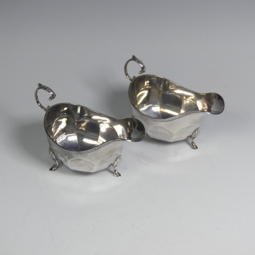 39 - A pair of George V octagonal silver Sauce Boats, by Ollivant & Botsford, hallmarked London 1925,... 