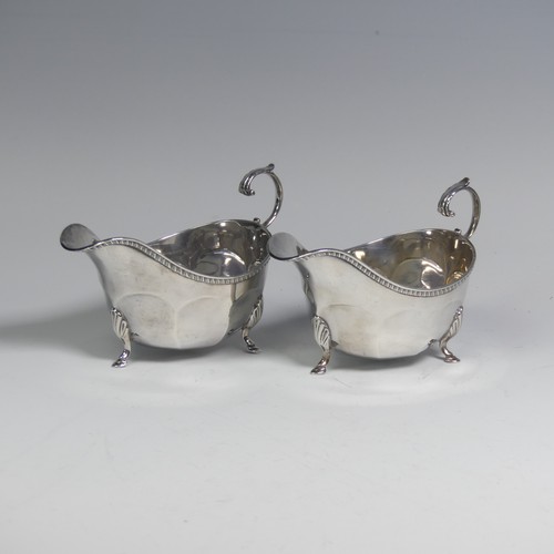 39 - A pair of George V octagonal silver Sauce Boats, by Ollivant & Botsford, hallmarked London 1925,... 