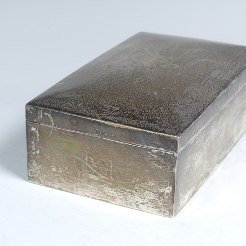 42 - A large Edwardian silver Table Cigarette Box, hallmarked Birmingham 1909, hallmarks rubbed, of plain... 