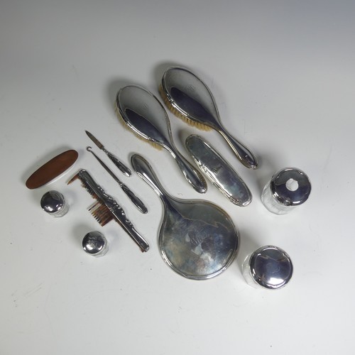 62 - A George V silver mounted part Dressing Table Set, by Daniel Manufacturing Company, hallmarked Birmi... 