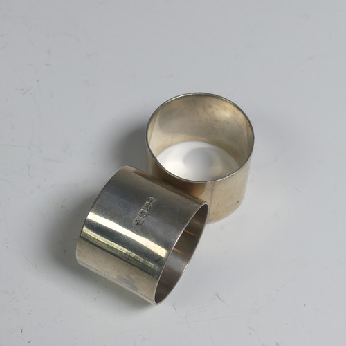 57 - A pair of George V silver Napkin Rings, by Martin Hall & Co Ltd., hallmarked Sheffield, 1919, 2.... 