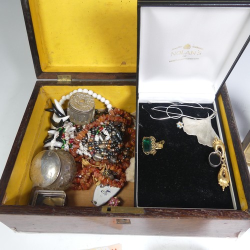 357 - A quantity of damaged 9ct Gold, including watch strap, total weight 15g, together with a quantity of... 