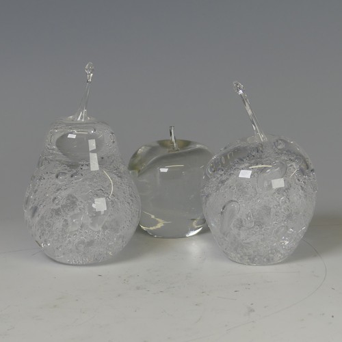 33 - Anthony Scala (b. 1978) Apple, dated 2015, composed of controlled bubbles, etched signature to foot,... 