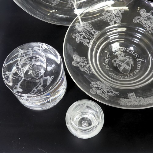 48 - A quantity of contemporary glass engraved by the Guild of Glass Engravers, to comprise a pair of Pat... 