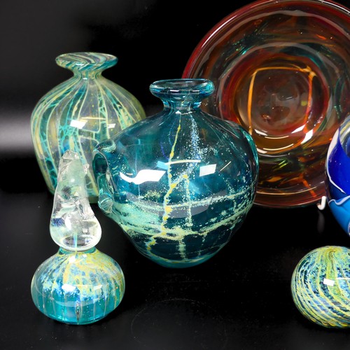 44 - A small quantity of Mdina studio Glass, to comprise a pair of striped vases, with bulbous body and f... 