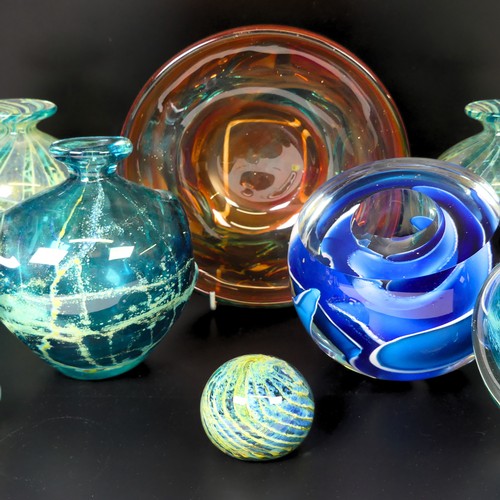 44 - A small quantity of Mdina studio Glass, to comprise a pair of striped vases, with bulbous body and f... 