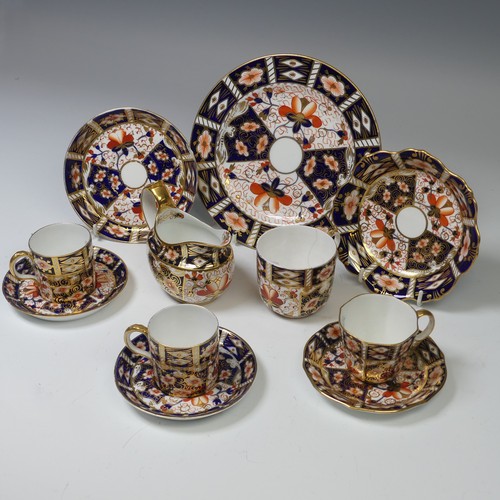 43 - A Royal Crown Derby 2451 pattern Imari cream Jug, together with ten other pieces of 2451 Royal Crown... 