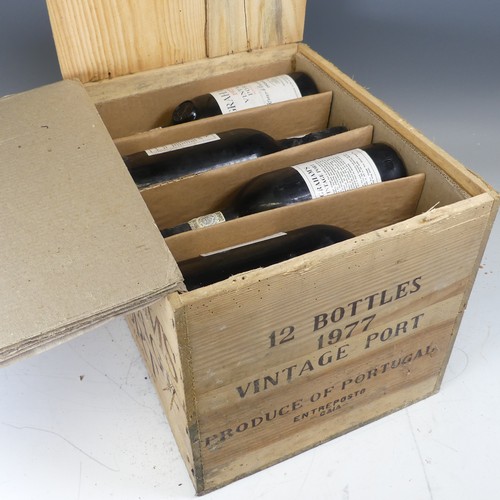81 - Port: Twelve bottle of Grahams 1977 Vintage Port, in original wooden case.