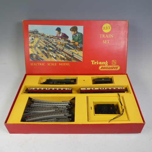 Tri-ang Railways 00 gauge: an RBX Passenger Train Set, containing 4-6-2 ...