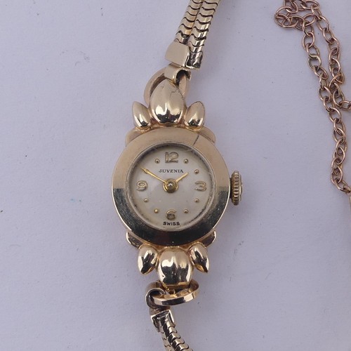 142 - A 9ct gold lady's Juvenia Wristwatch, with signed 17-jewels mechanical movement, 14.2mm diameter, on... 
