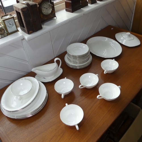 95 - A extensive Royal Doulton 'Rondelay' dinner and tea Service, consisting of; teapot and teacups, ture... 