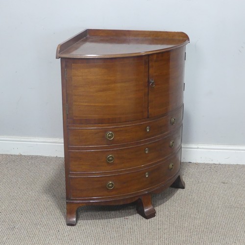 136 - A Victorian bow-front corner Commode, raised upon short bracket supports, W 70 cm x H 75 cm x D 50 c... 