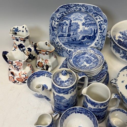 205 - Spode's Italian to comprise; seven coffee cups, a tea cup and saucer, teapot, sugar bowl, cream jugs... 