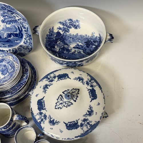 205 - Spode's Italian to comprise; seven coffee cups, a tea cup and saucer, teapot, sugar bowl, cream jugs... 