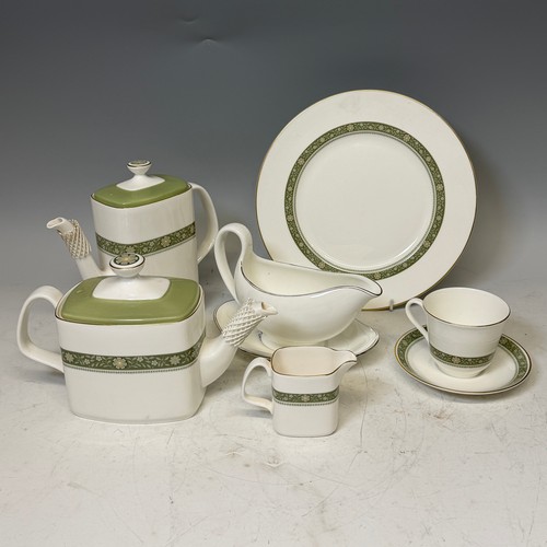 95 - A extensive Royal Doulton 'Rondelay' dinner and tea Service, consisting of; teapot and teacups, ture... 