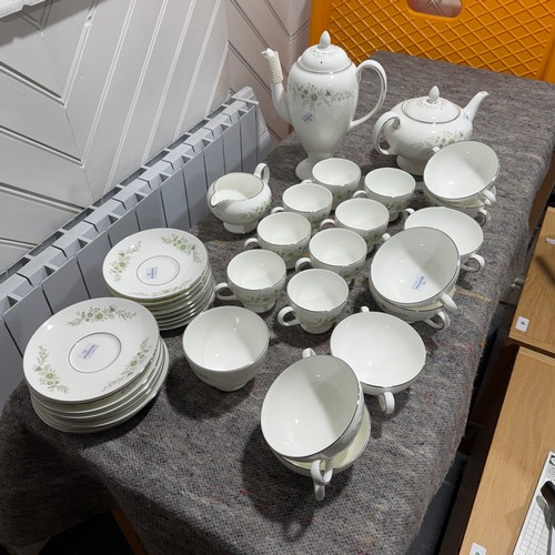 159 - A Wedgwood Westbury R4410 tea and coffee Service, comprising of eight cups and saucers, cream jug, s... 